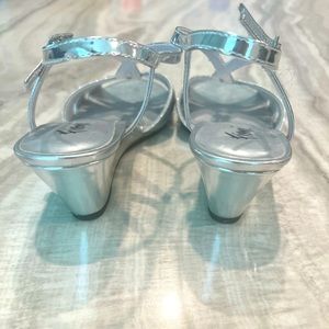 Silver Sparkly Fioni Low-Heel Wedge in size 8.5